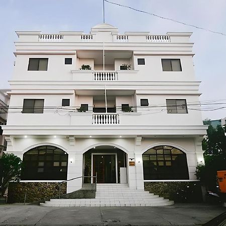 El Haciendero Private Hotel Iloilo City Exterior photo