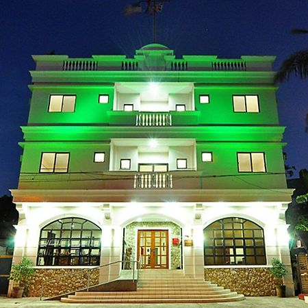 El Haciendero Private Hotel Iloilo City Exterior photo