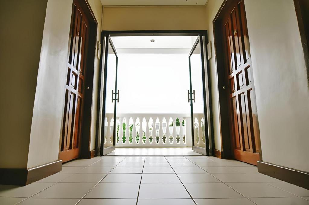 El Haciendero Private Hotel Iloilo City Exterior photo