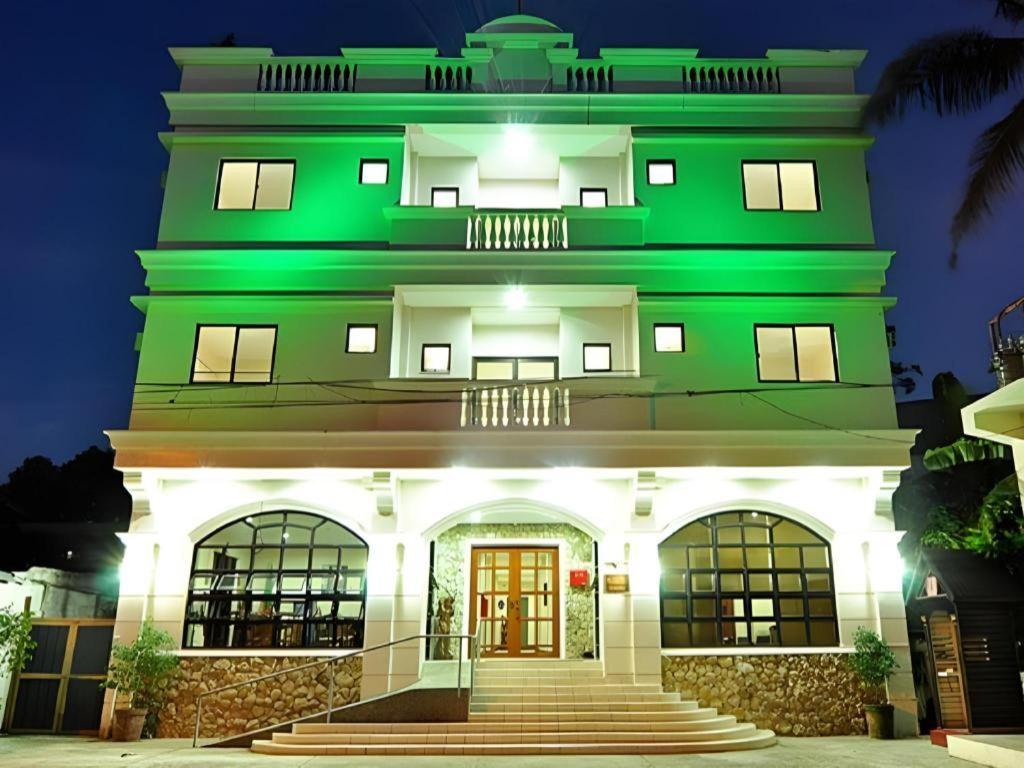 El Haciendero Private Hotel Iloilo City Exterior photo