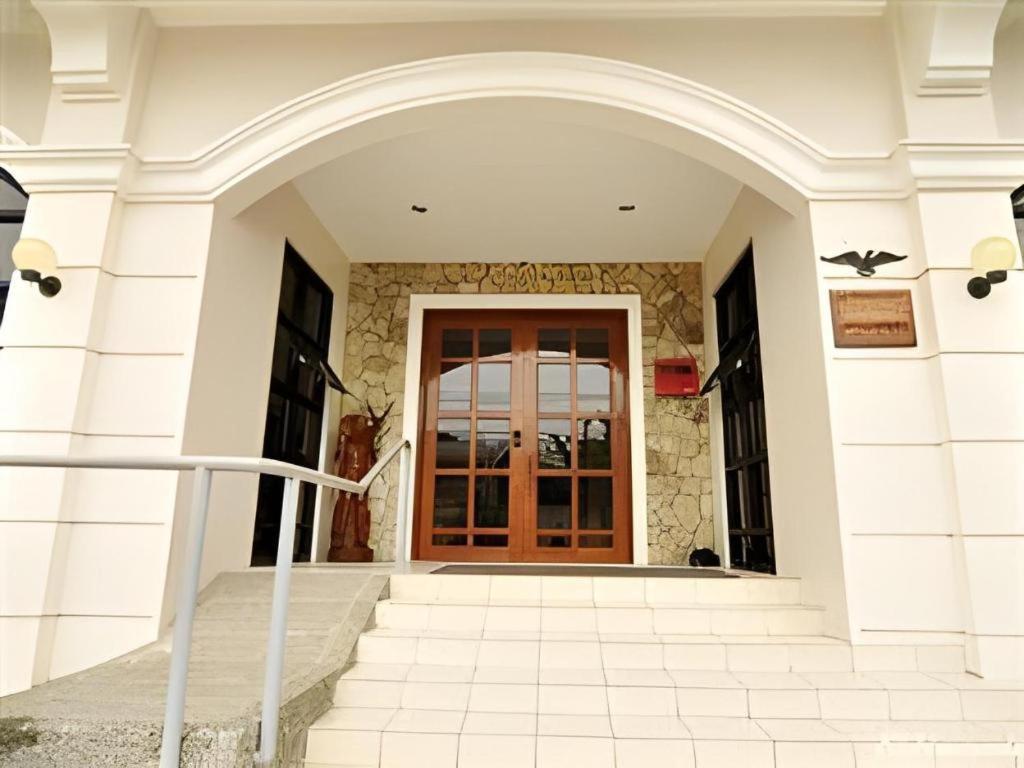 El Haciendero Private Hotel Iloilo City Exterior photo